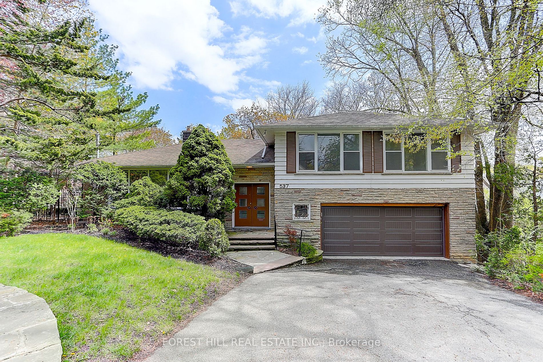 537 Blythwood Rd