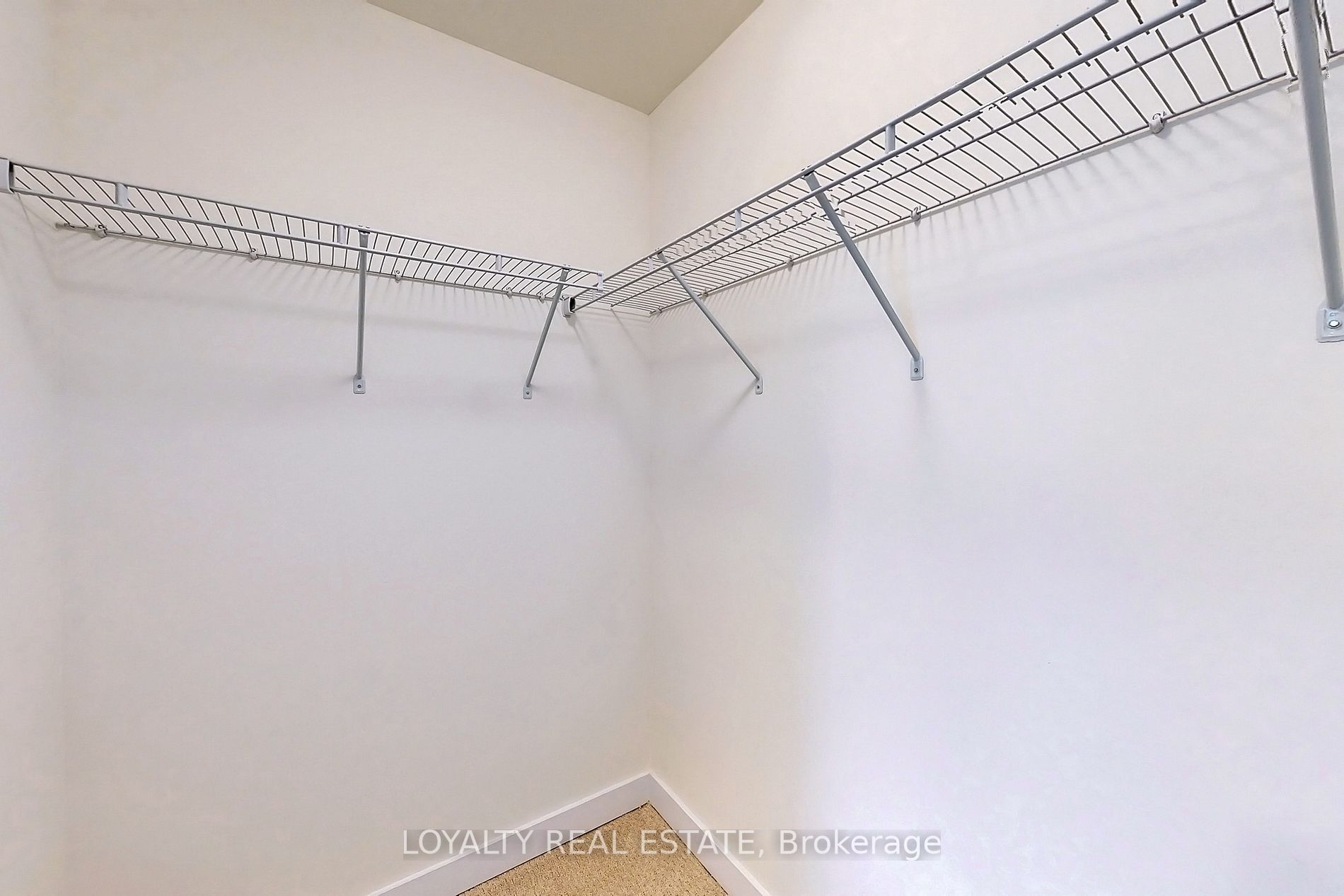 Listing C5949952 - Large Photo # 12