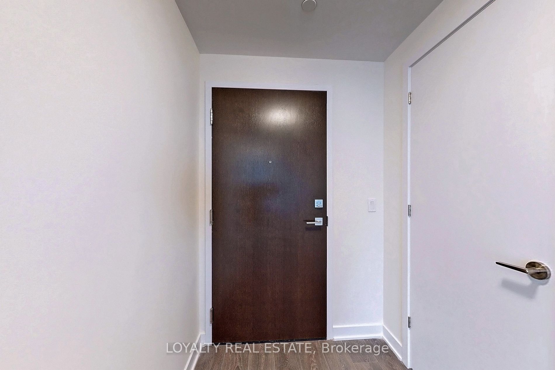 Listing C5949952 - Large Photo # 24