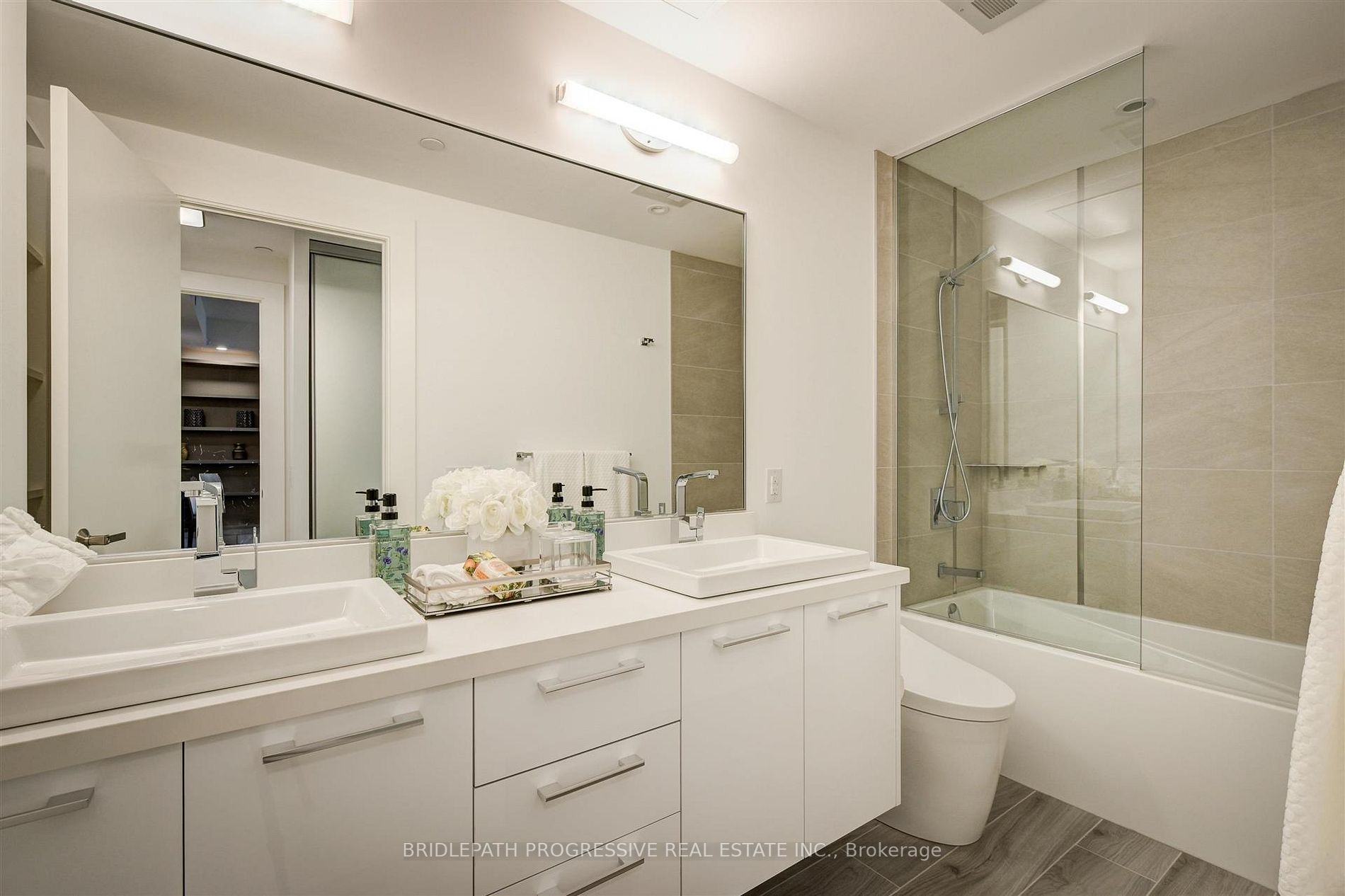 3 Southvale Dr, #301