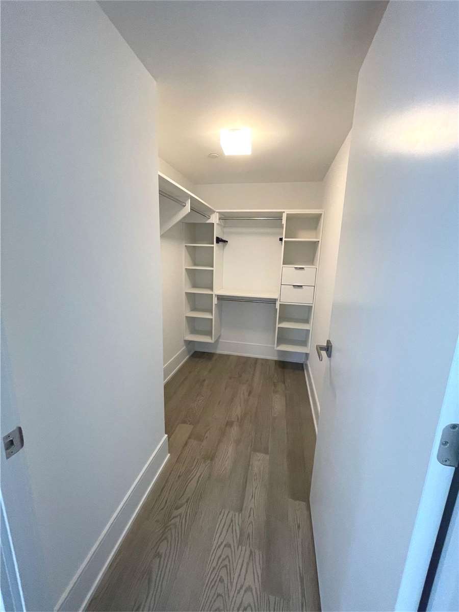 1 Gloucester Street #915