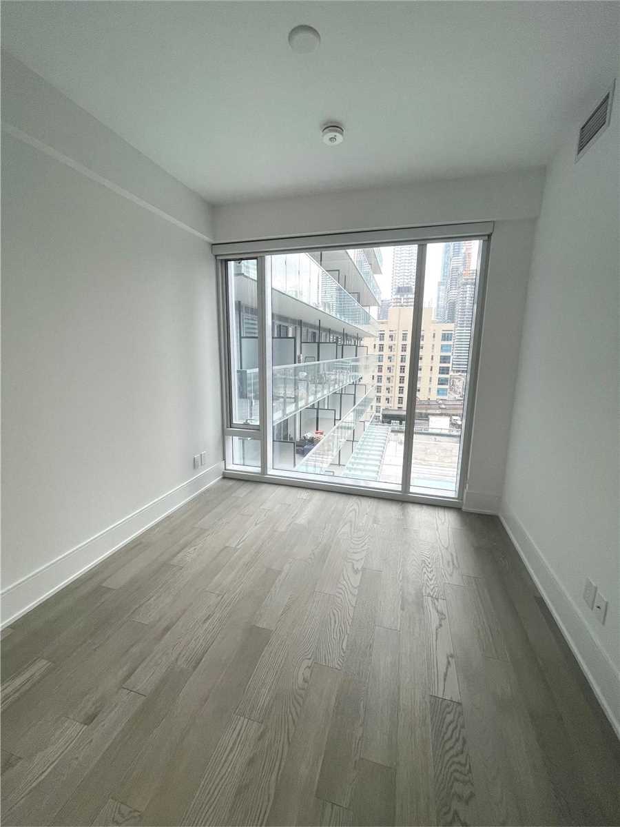 1 Gloucester Street #915