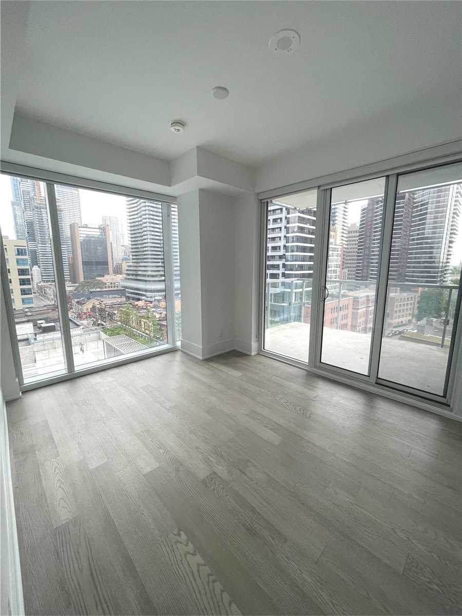 1 Gloucester Street #915