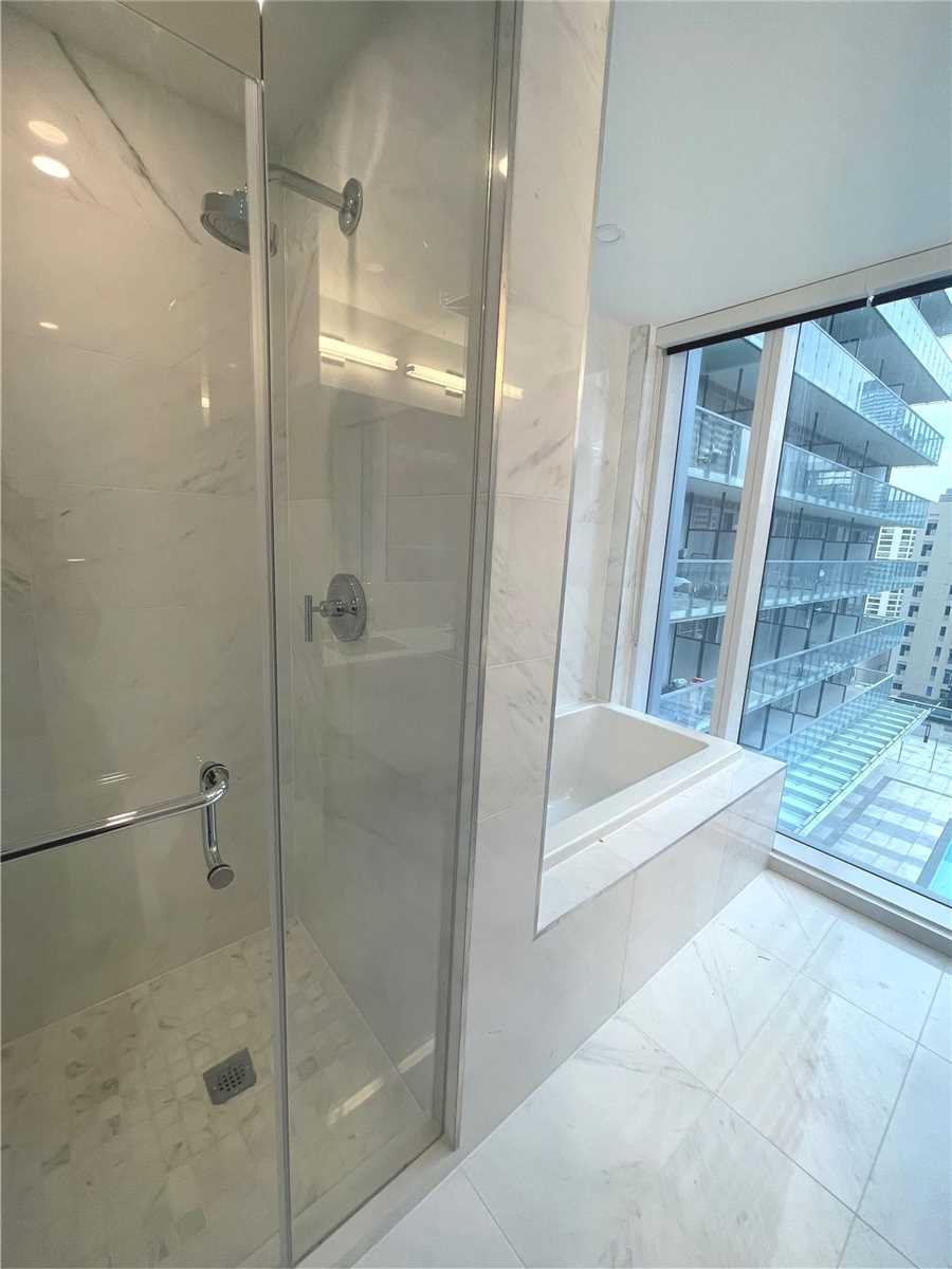 1 Gloucester Street #915