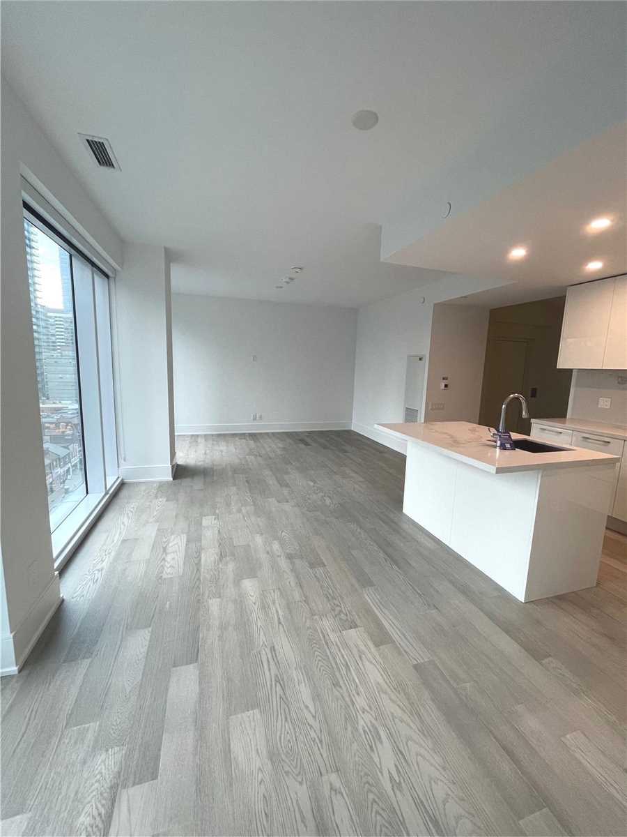 1 Gloucester Street #915