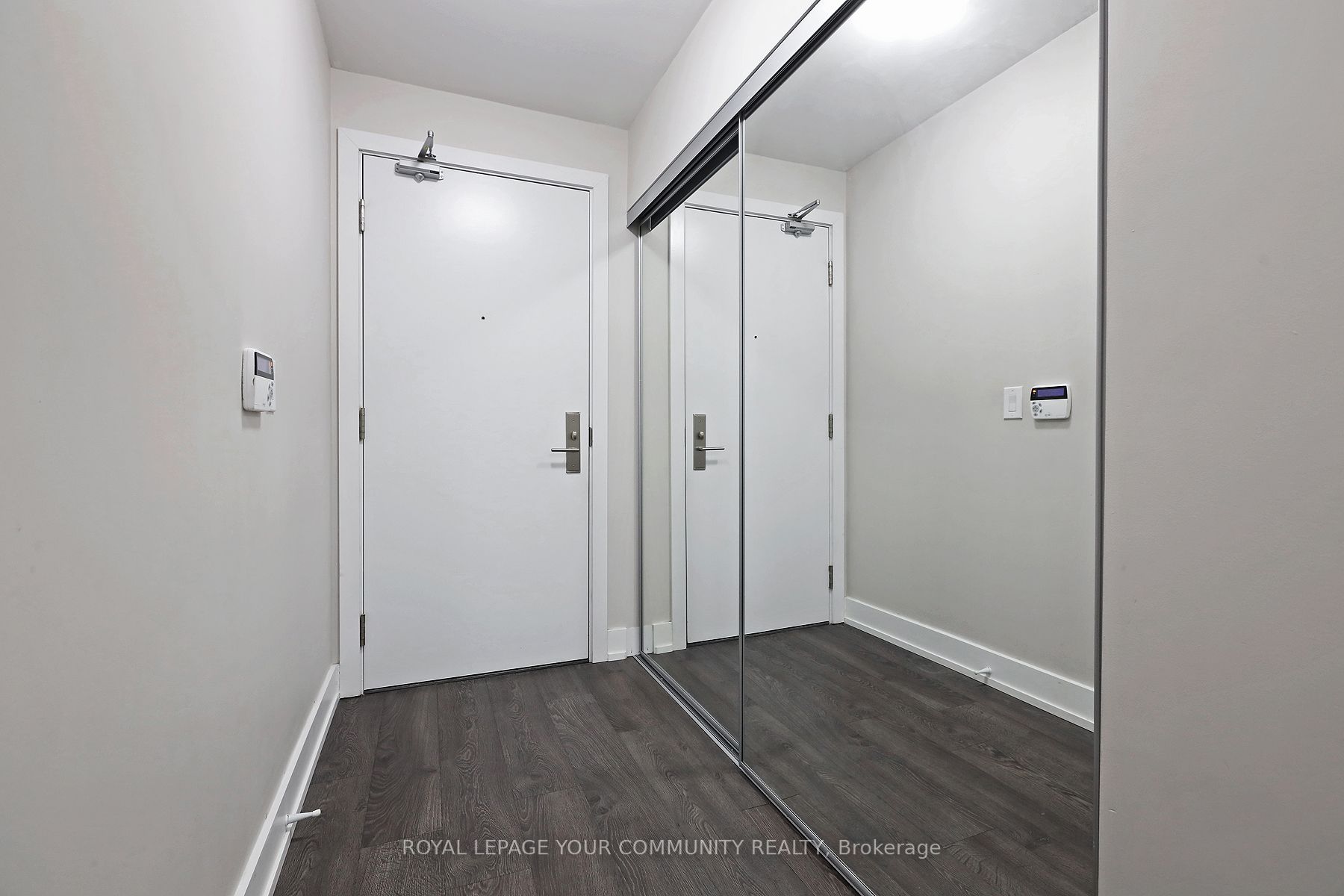 318 Richmond St W, #1212