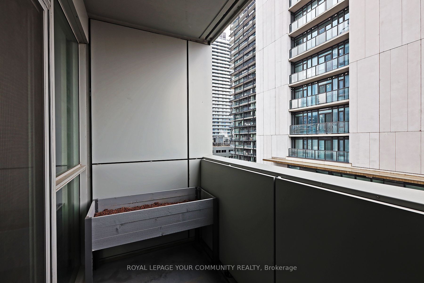 318 Richmond St W, #1212