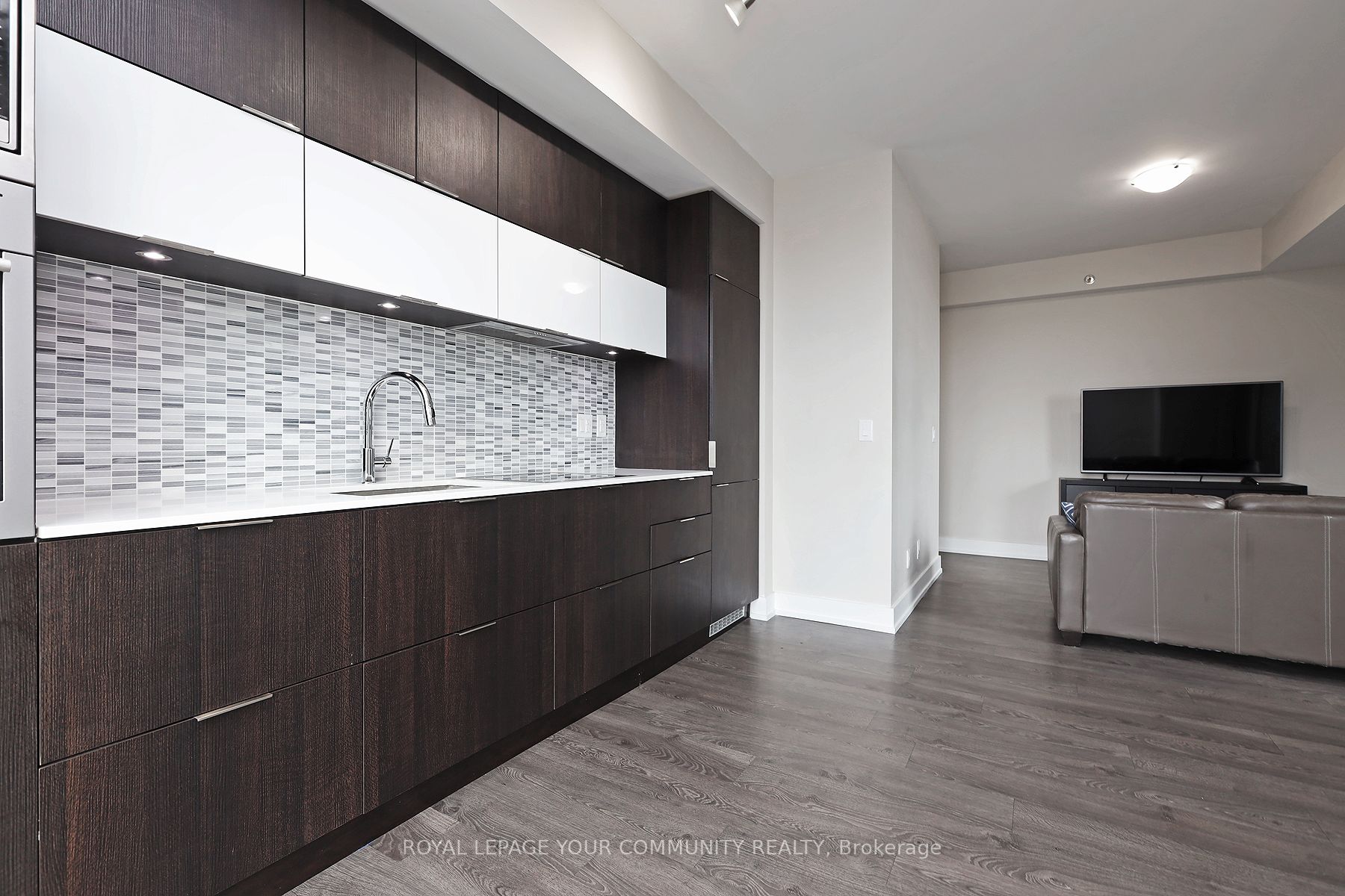 318 Richmond St W, #1212