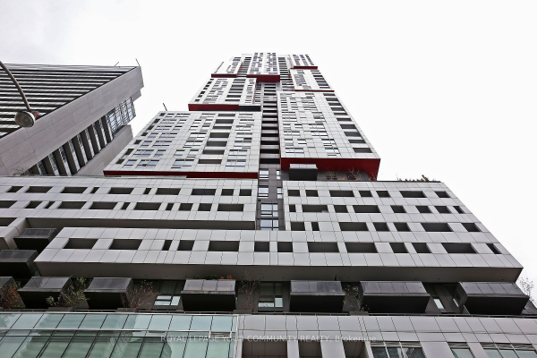 318 Richmond St W, Toronto