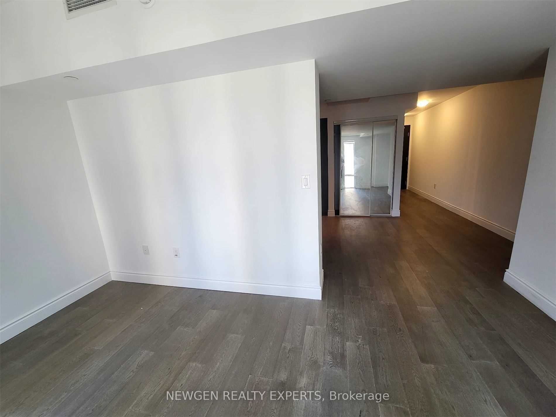 955 Bay St, #514