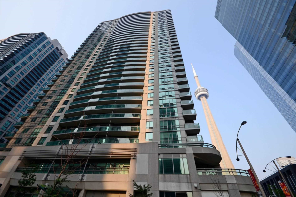 30 Grand Trunk Cres, Toronto