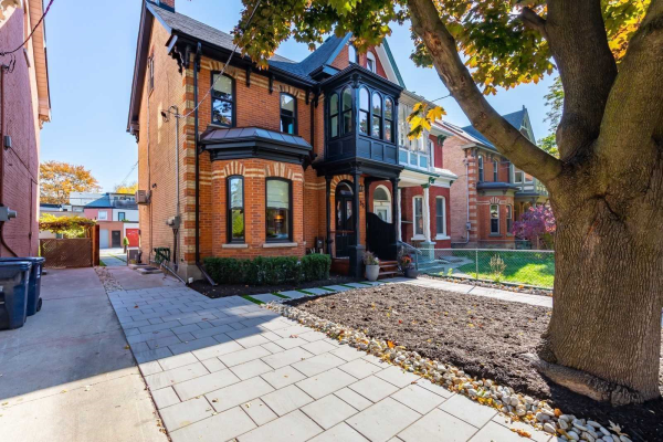 33 Beaconsfield Ave, Toronto