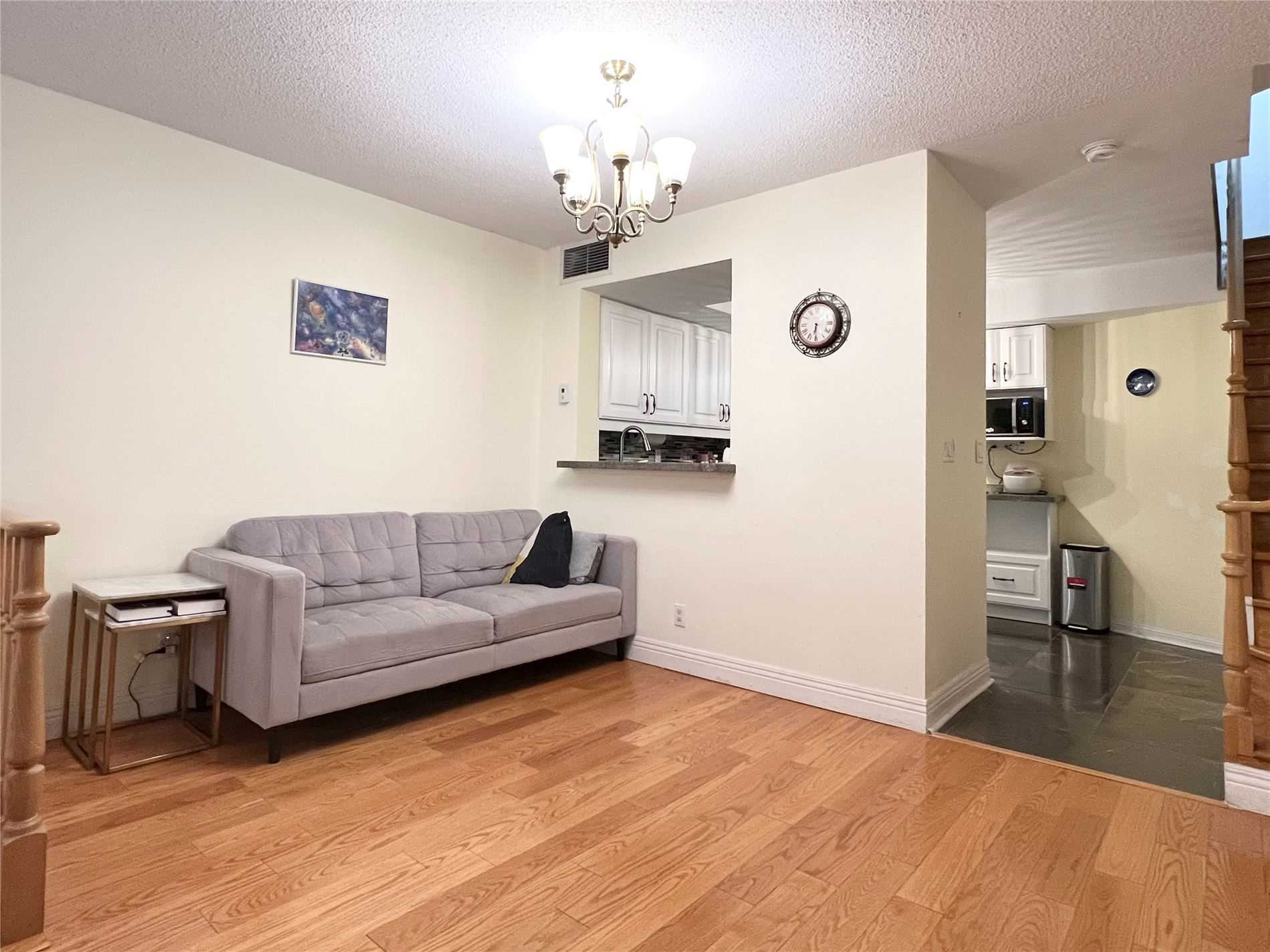 28 Sommerset Way #1520