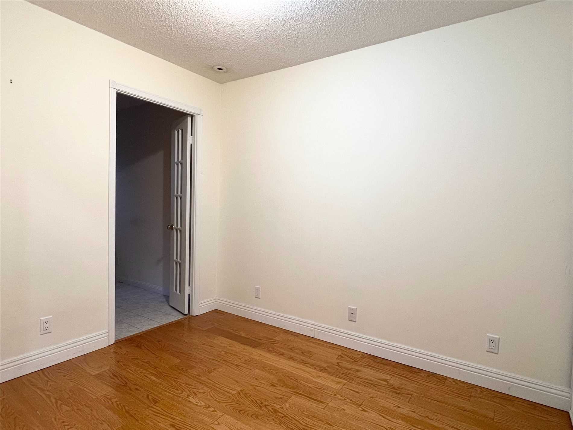 28 Sommerset Way #1520