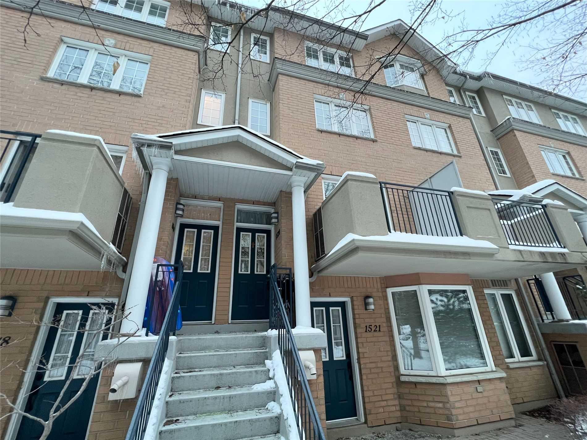 28 Sommerset Way #1520