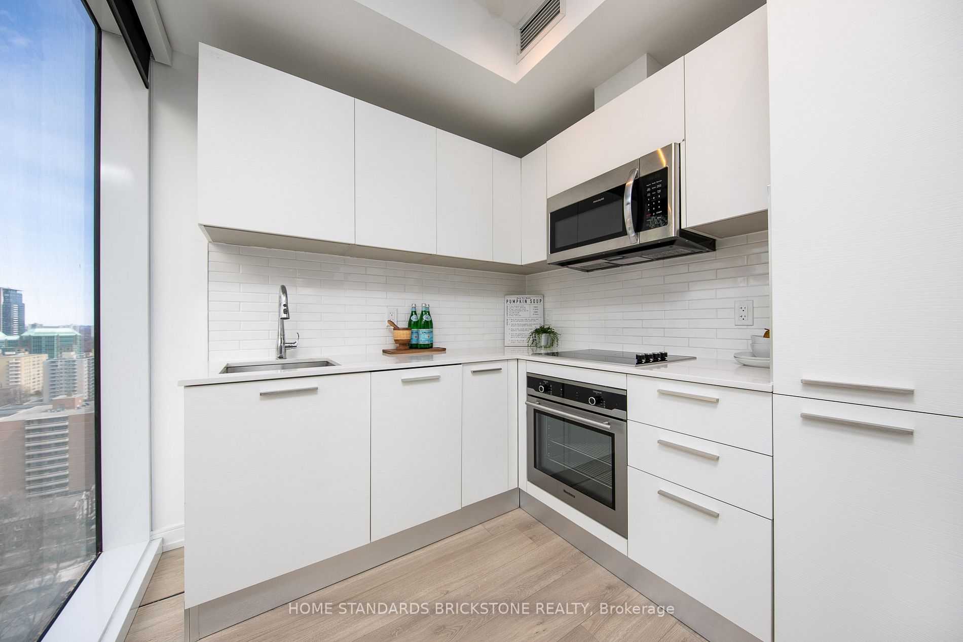 3 Gloucester St, #2201