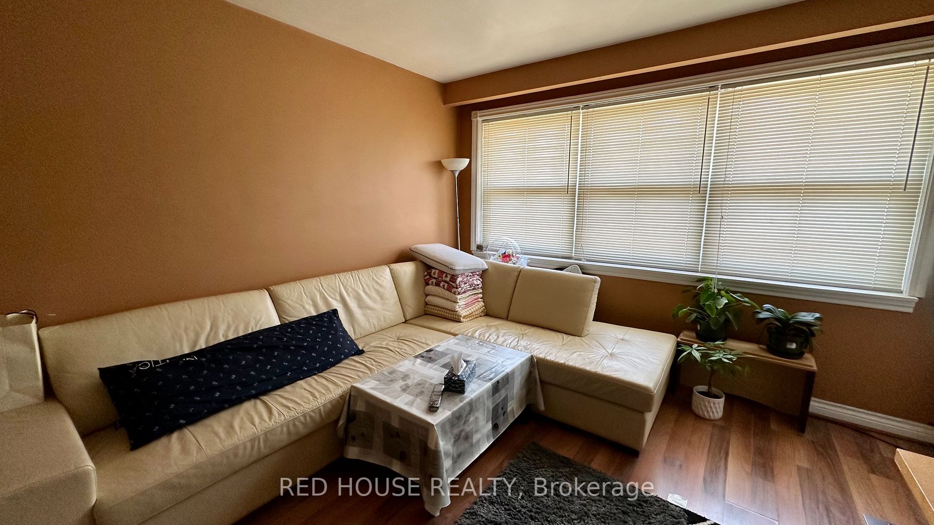 Listing C5952316 - Large Photo # 10