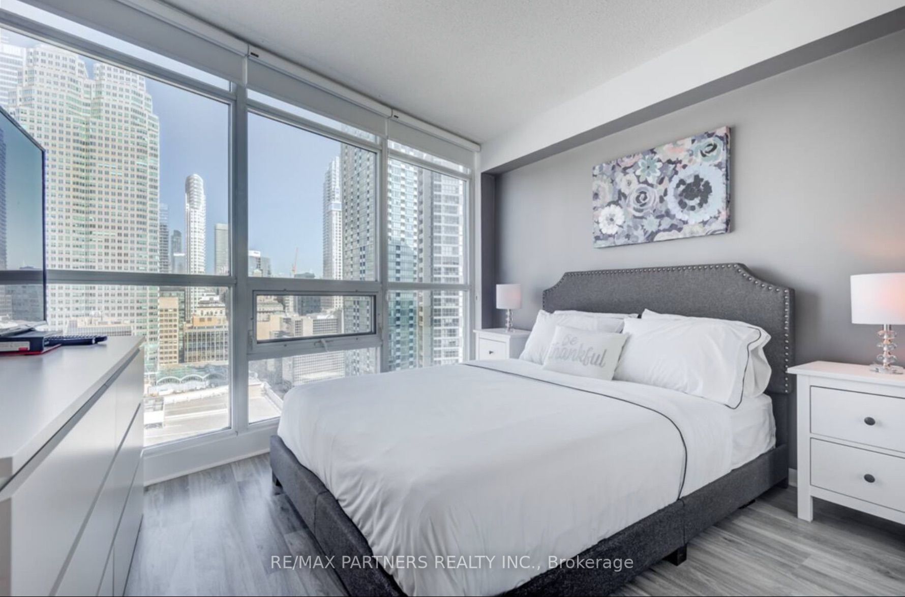 18 Yonge St, #2503