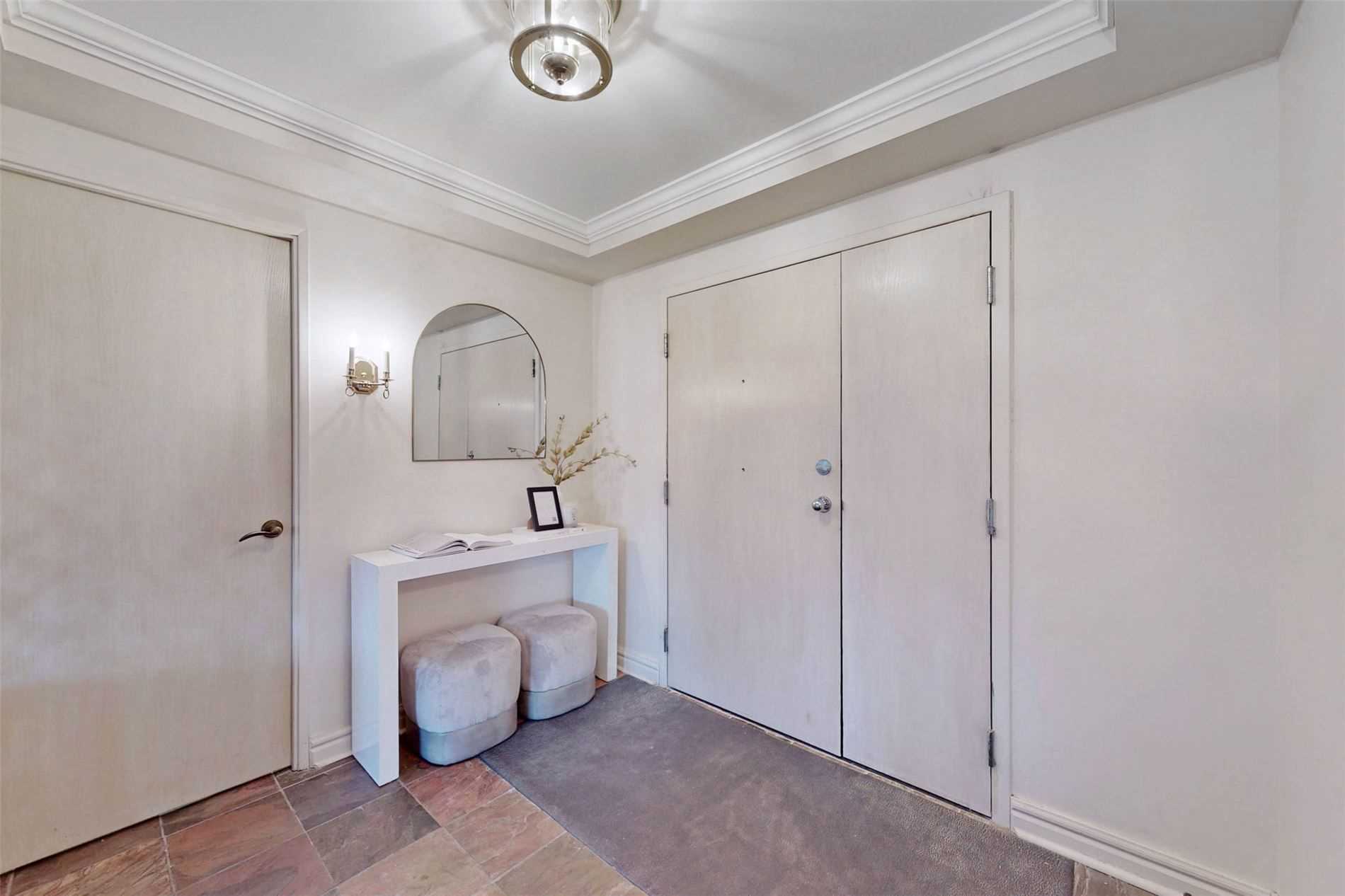 33 University Ave, #2702
