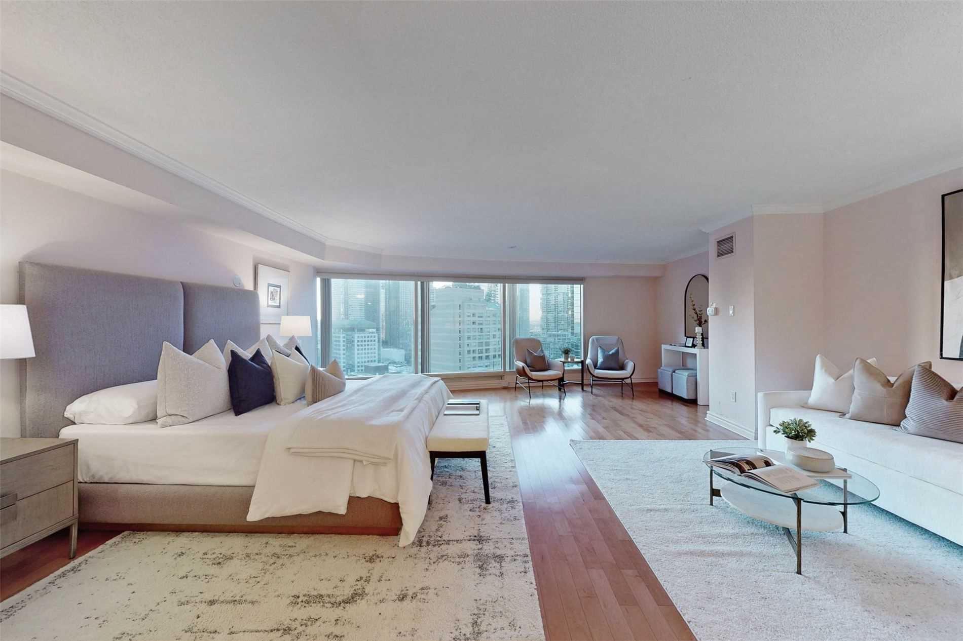 33 University Ave, #2702