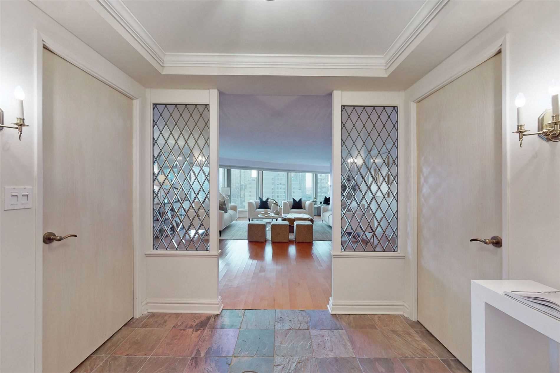 33 University Ave, #2702