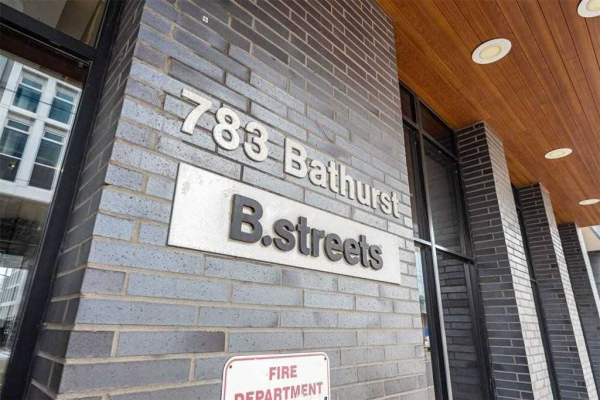 783 Bathurst St, Toronto
