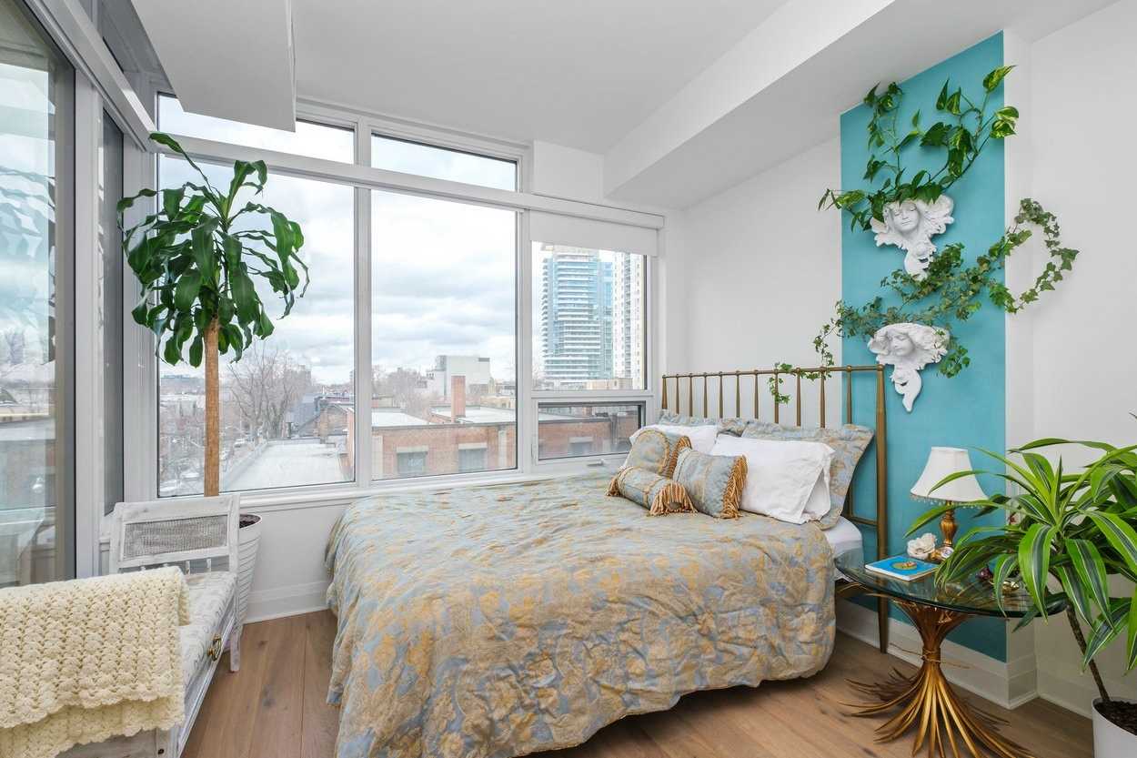 151 Avenue Rd, #410