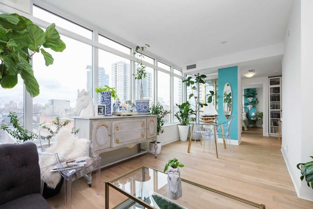 151 Avenue Rd, #410