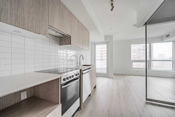 395 Bloor St E, Toronto