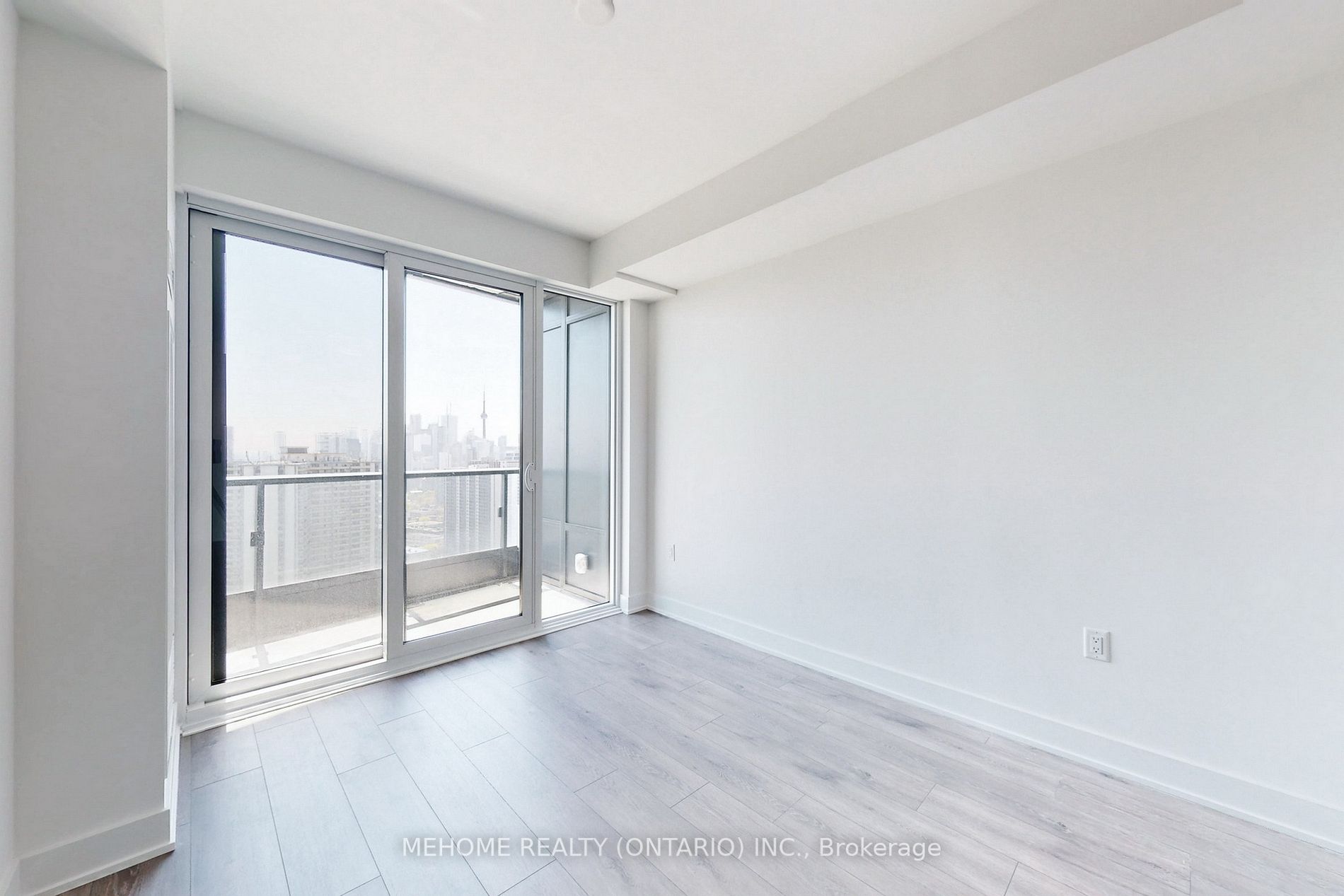 585 Bloor St E, #3119