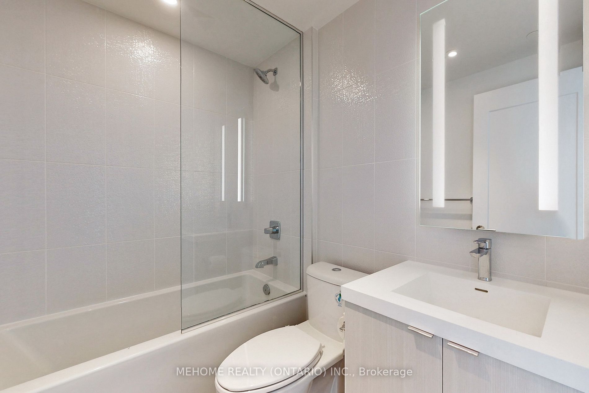 585 Bloor St E, #3119