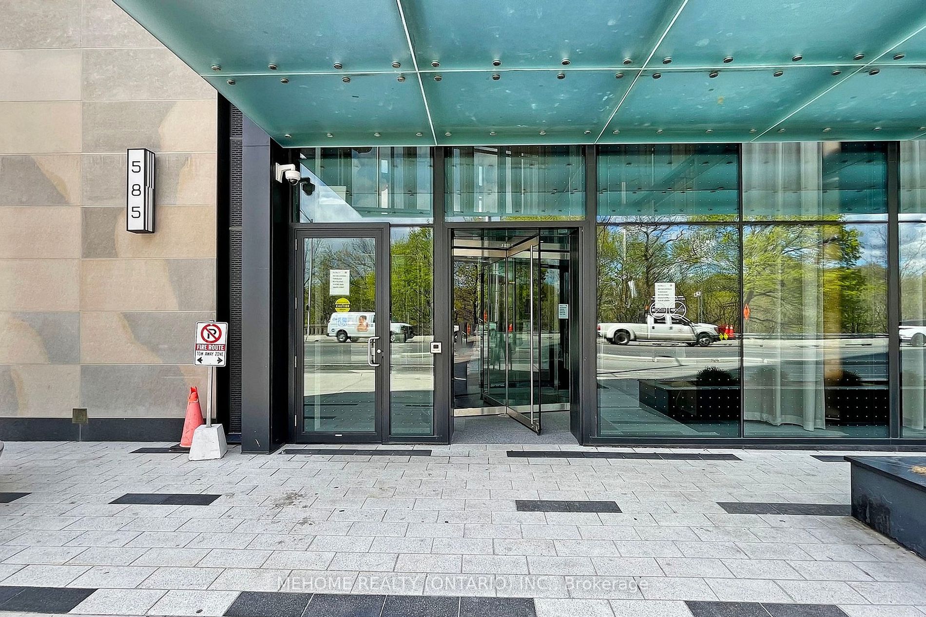 585 Bloor St E, #3119