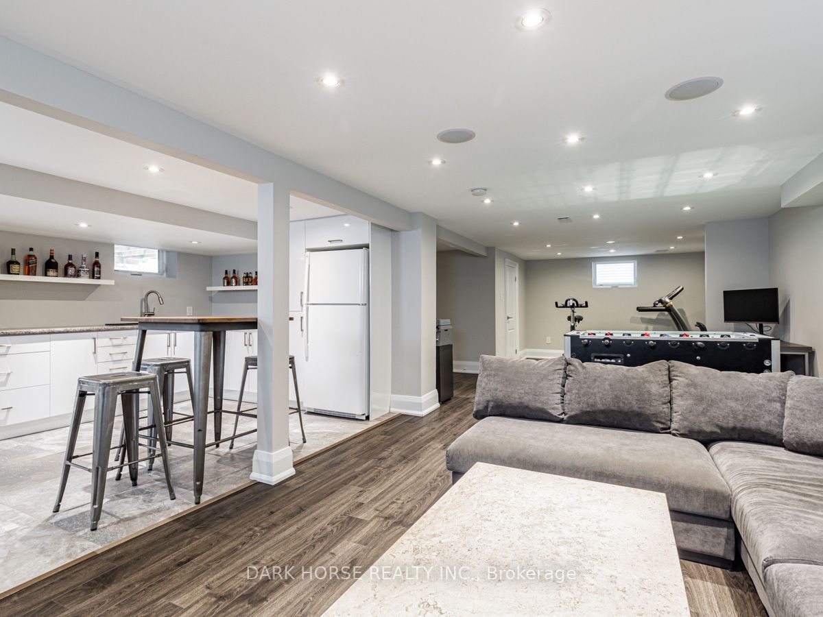 8 Dunsmore Gdns