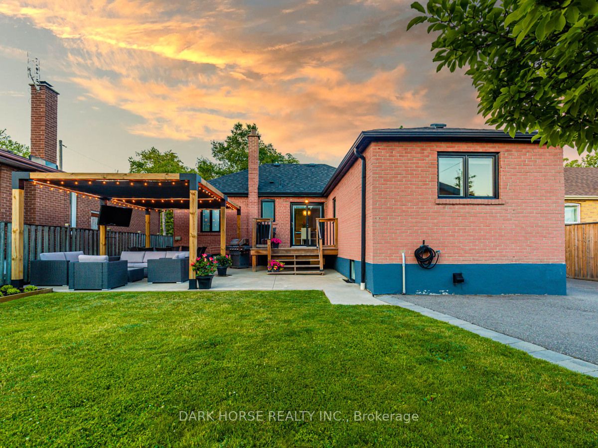 8 Dunsmore Gdns