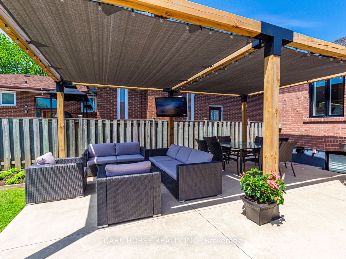8 Dunsmore Gdns