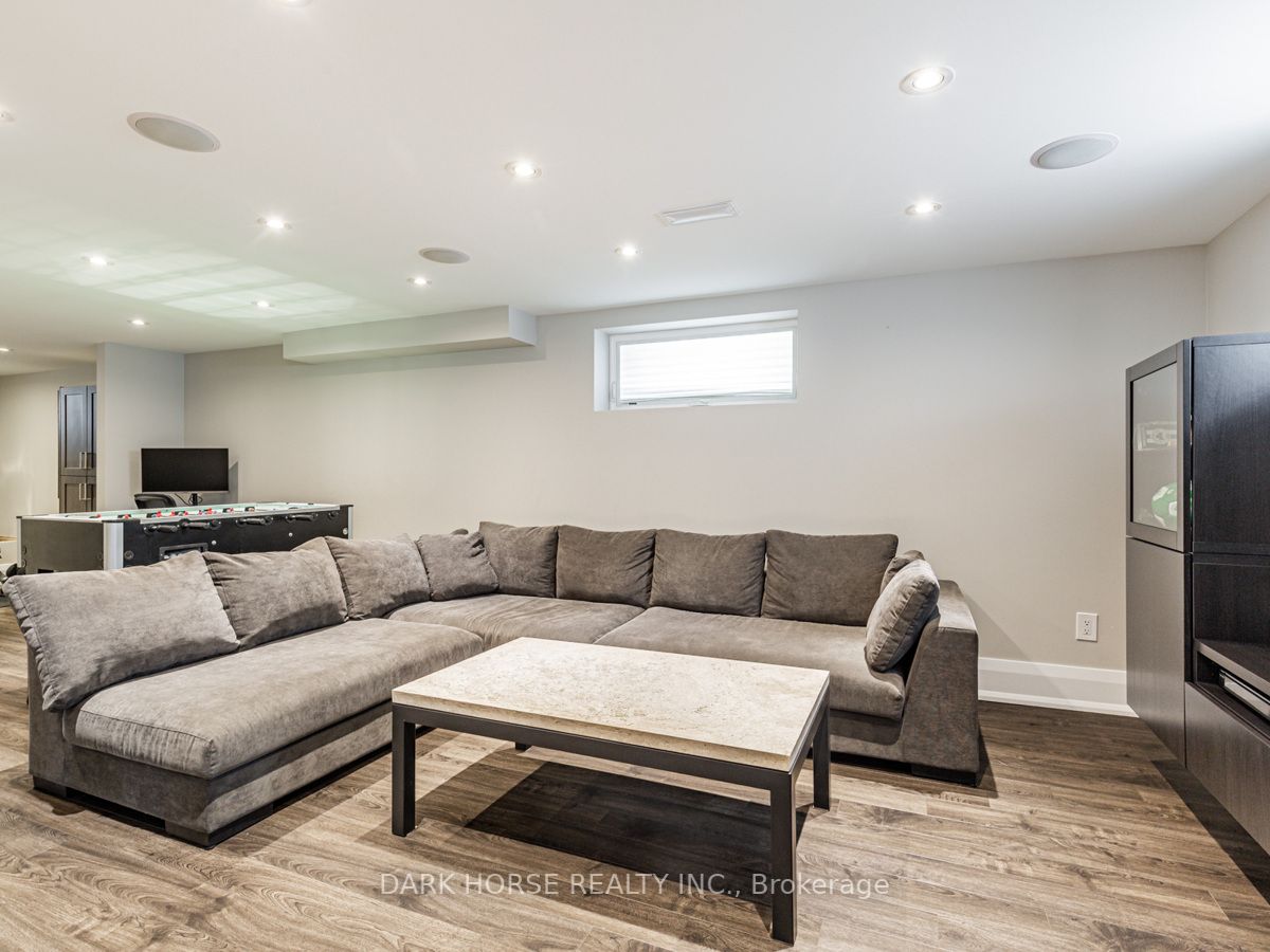 8 Dunsmore Gdns