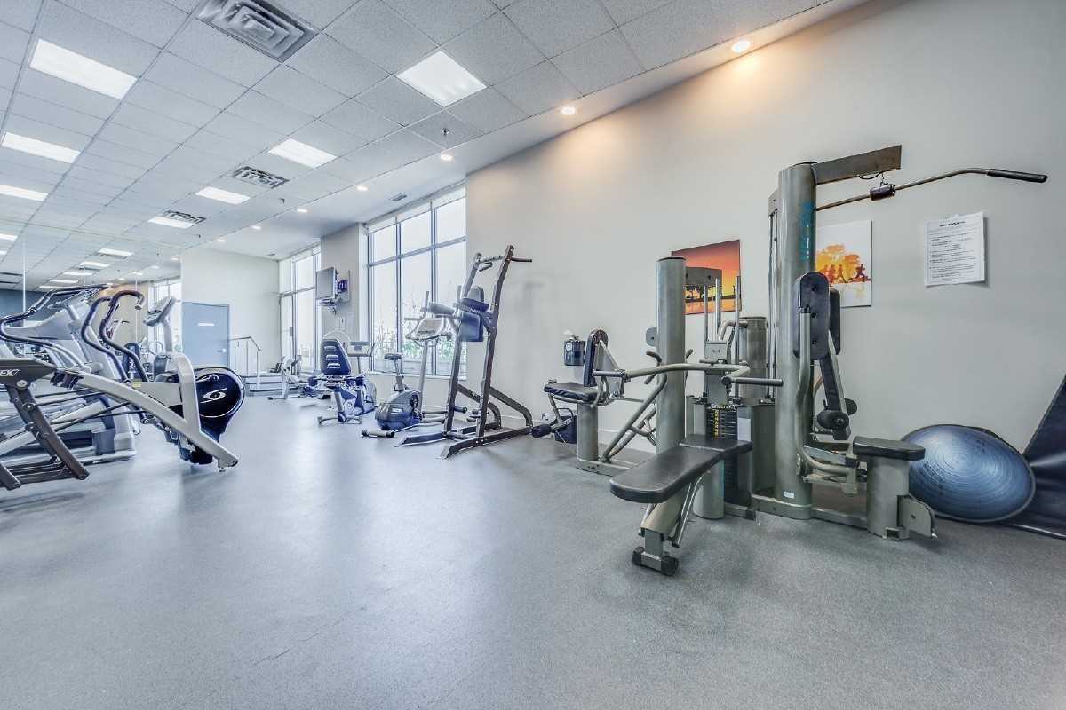 700 King St W, #612