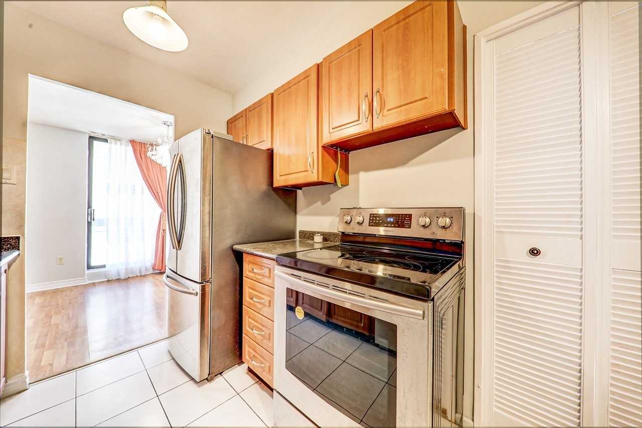 Listing C5956911 - Large Photo # 18