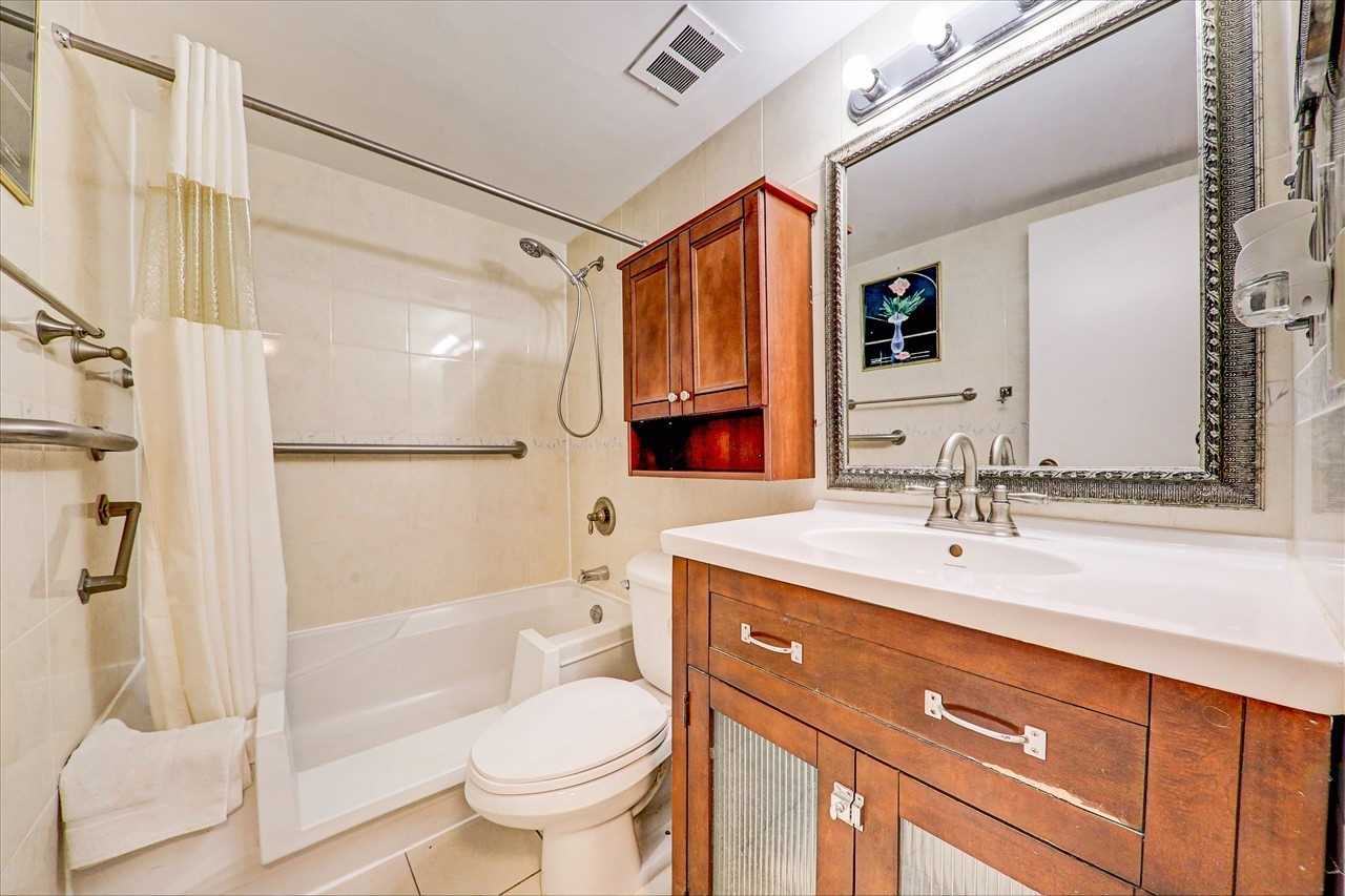 Listing C5956911 - Large Photo # 21