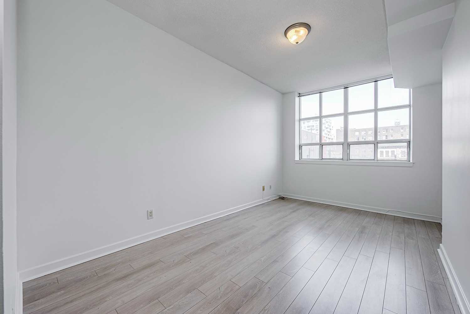 438 Richmond St W, #306