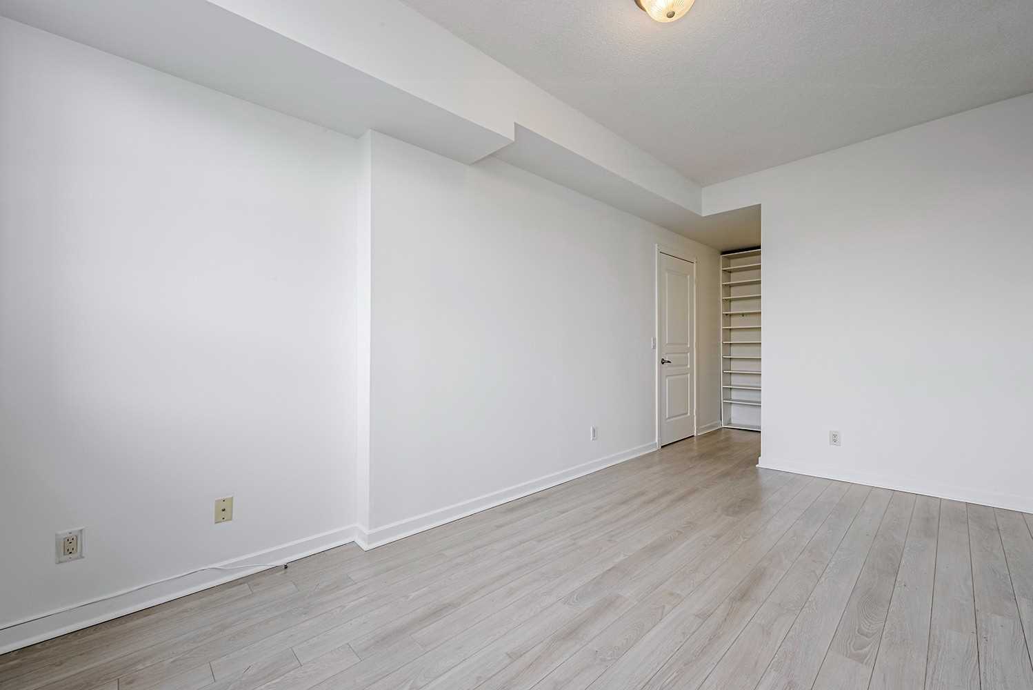 438 Richmond St W, #306