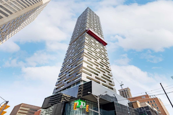 8 Eglinton Ave E, Toronto