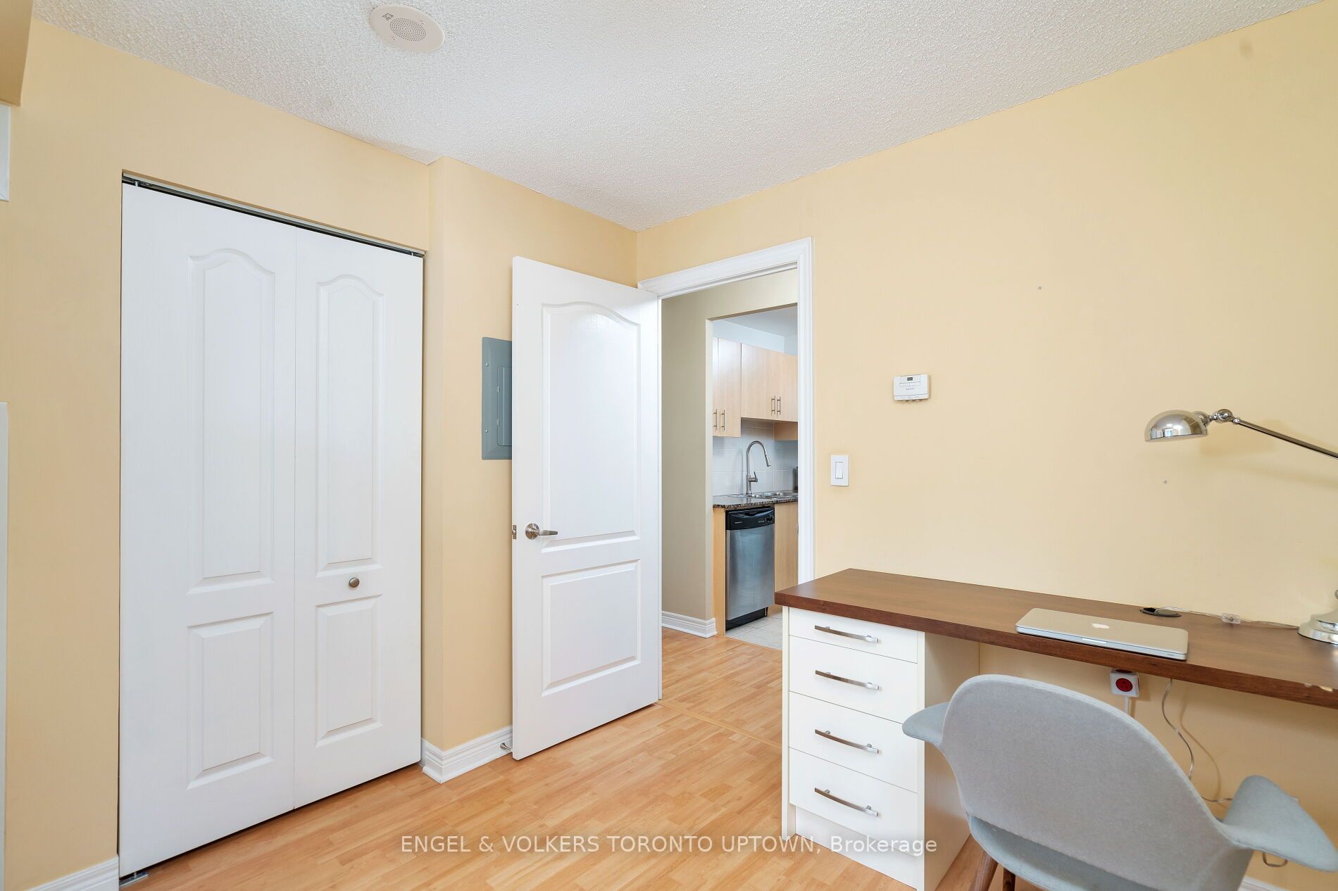 Listing C5957984 - Large Photo # 14