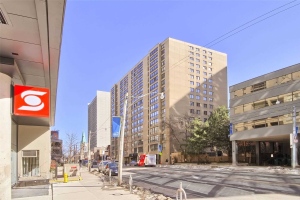 77 Carlton St, Toronto