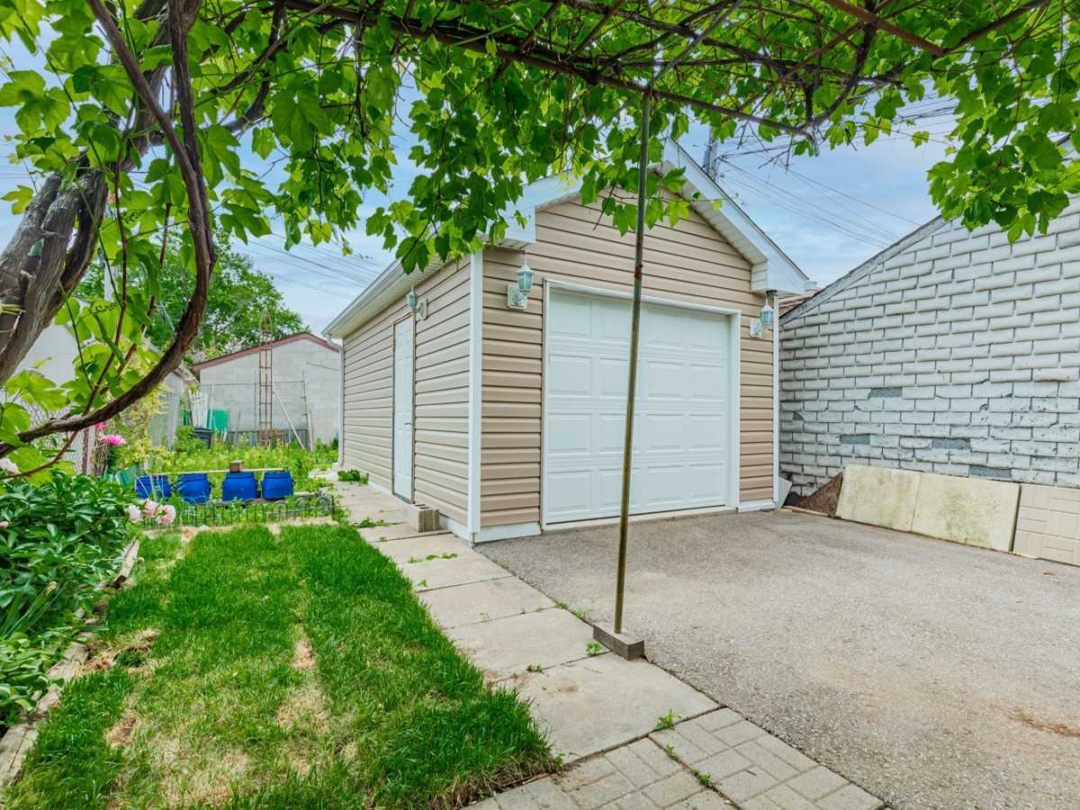 Listing C5958913 - Large Photo # 18