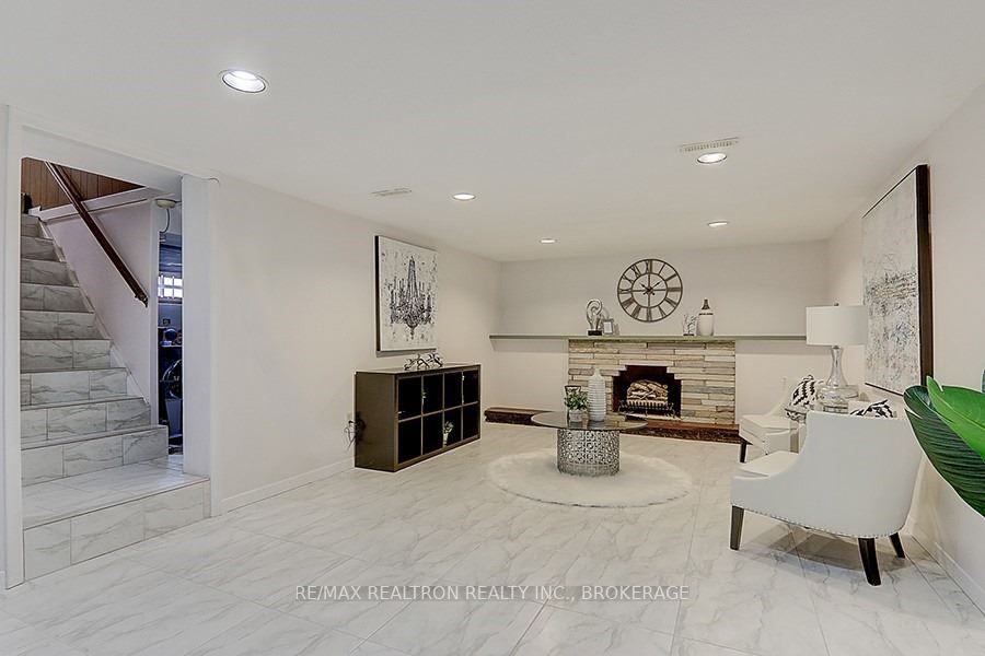 223 Willowdale Ave