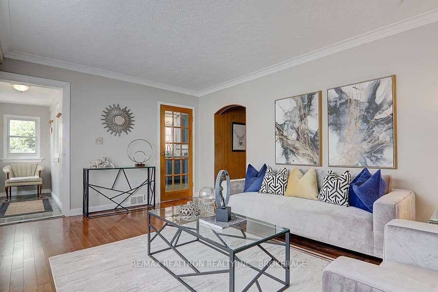 223 Willowdale Ave