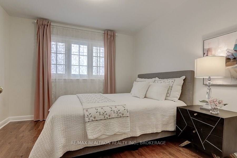 223 Willowdale Ave