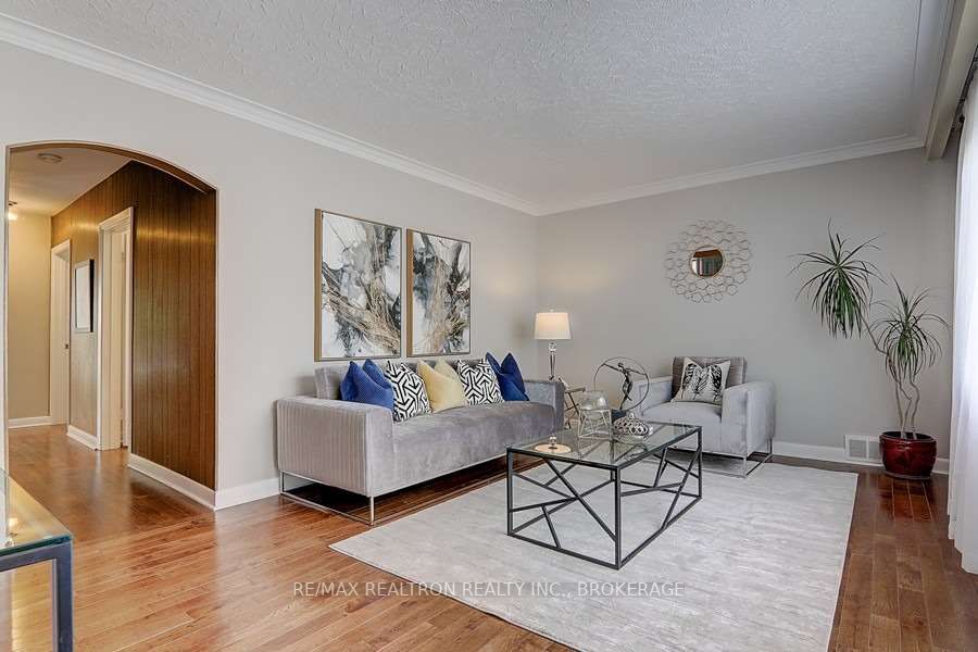 223 Willowdale Ave