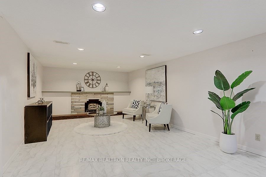 223 Willowdale Ave